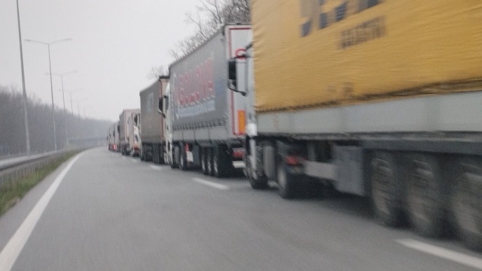 Na Batrovcima čekanje tri sata